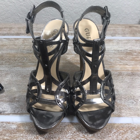 Guess 4” Silver Heels Size 7M - Picture 4 of 5